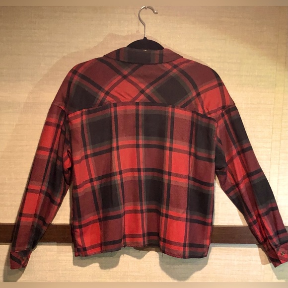 Women’s Cropped Flannel - Picture 2 of 6
